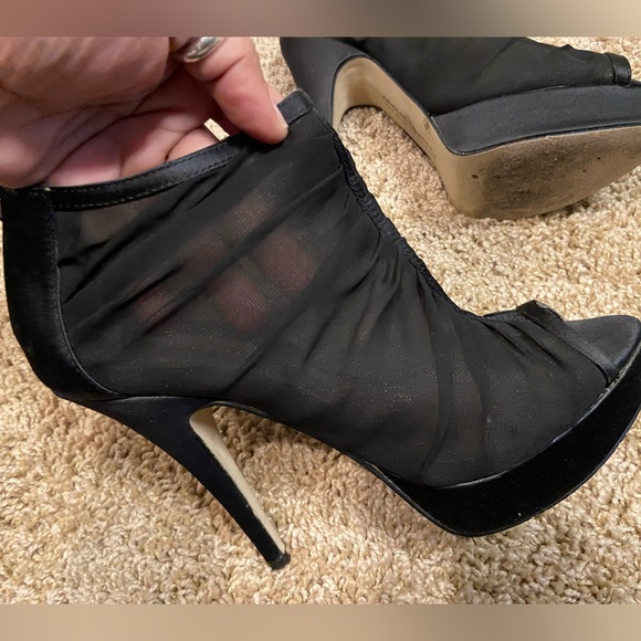 Chinese Laundry 'Hide and Seek' Black Chiffon Bootie 5”heel 8.5M Womens 6.5Men’s - Picture 4 of 15